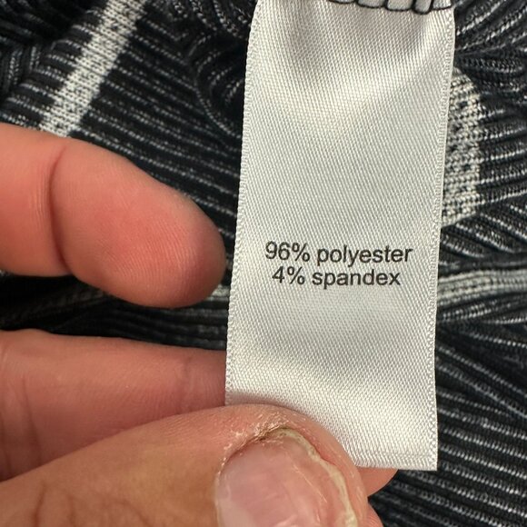 Maurices Womens Plus Size 2X Long Sleeve Black Ribbed Ruffle Neck Grid Print Top - Picture 4 of 5